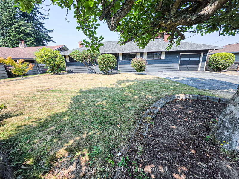 1715 Holbrook Ave – photo 2