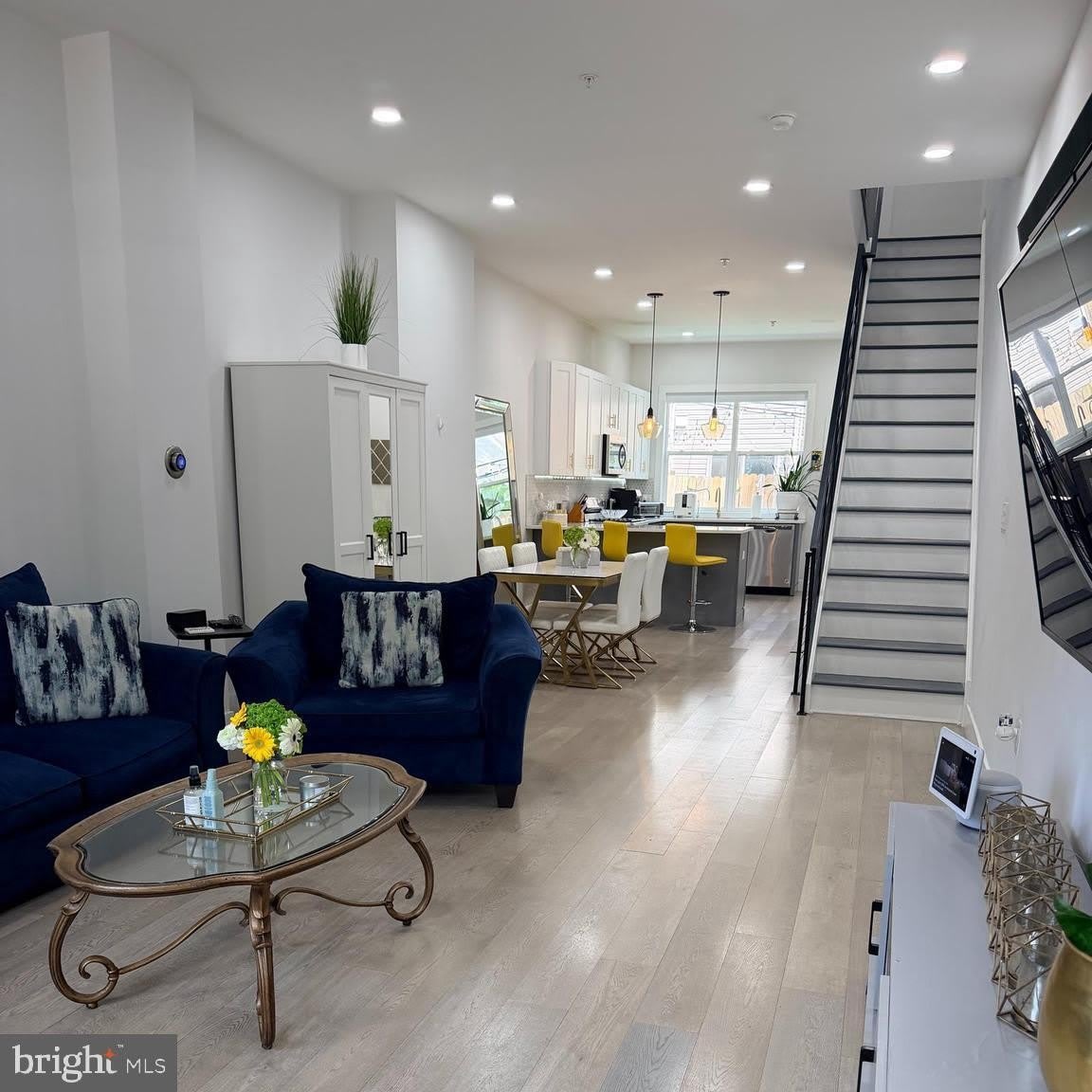 2239 TASKER Street – photo 4