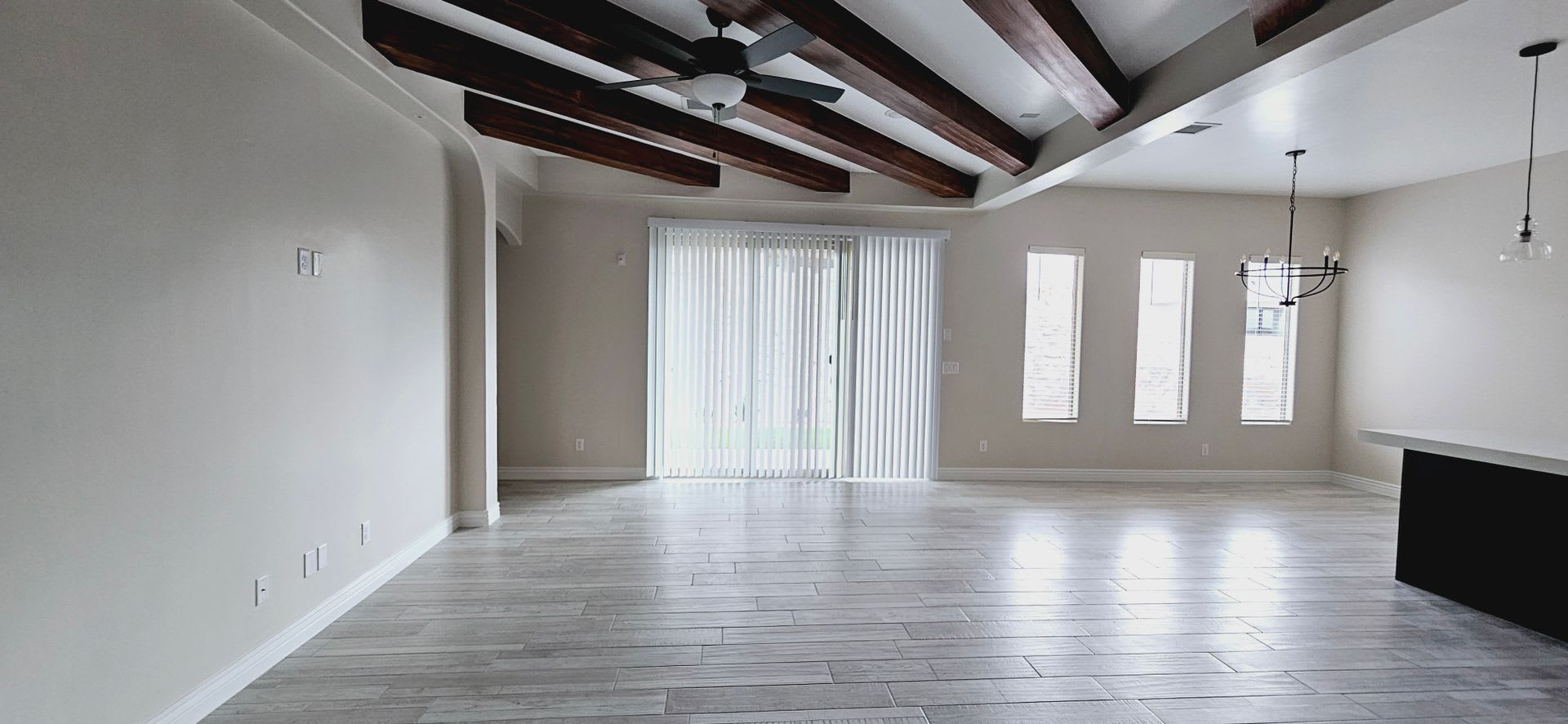 Stunning 4 bedroom, 2.5 bath home in West EL Paso! Special! Application or Admin Fee! – photo 4