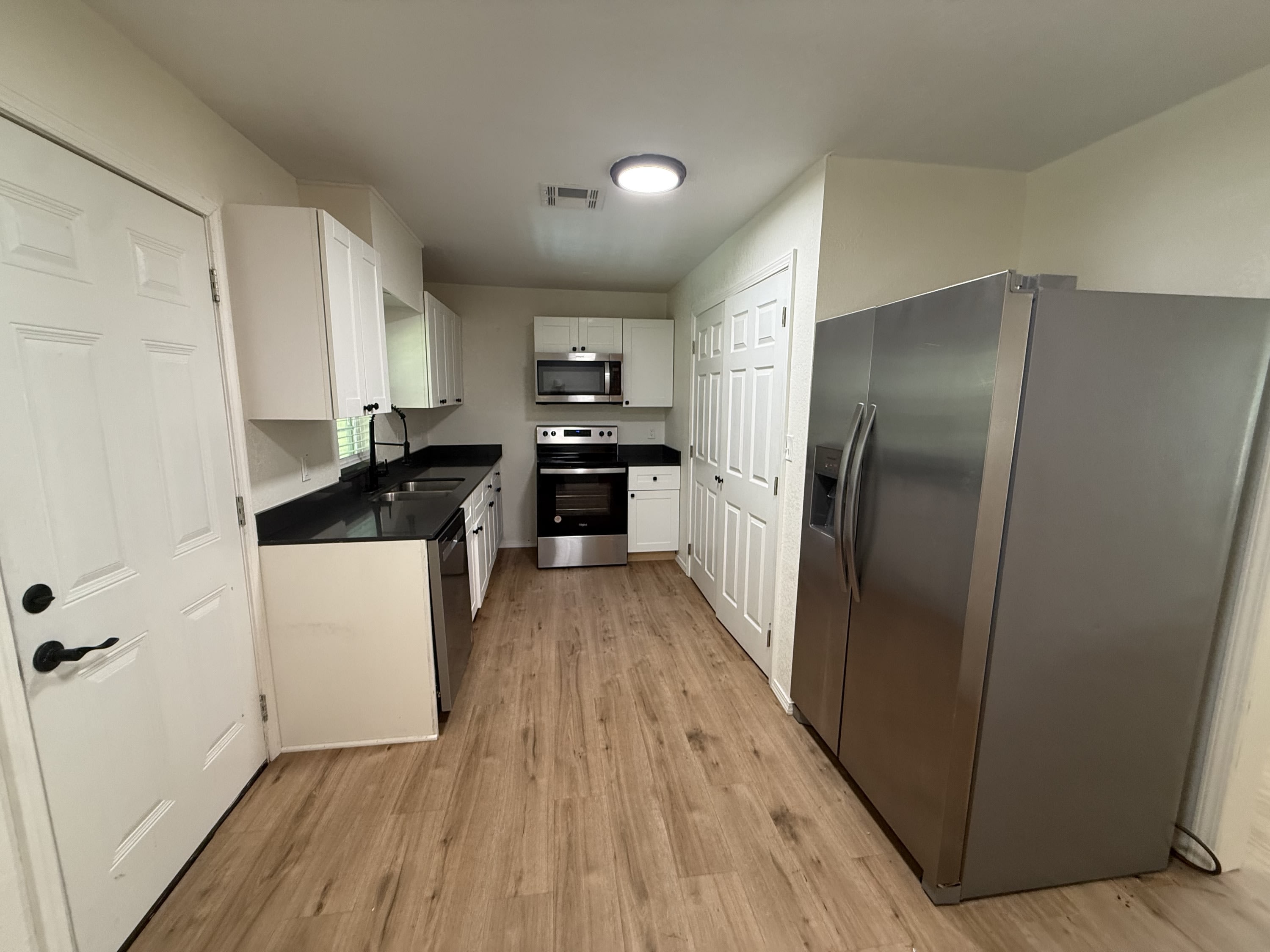1002 South Highland – photo 3