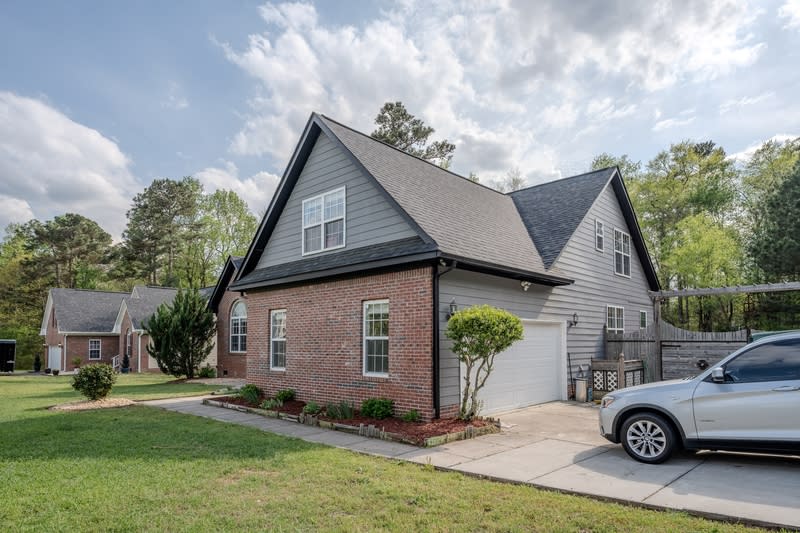 220 Dolphin Drive – photo 2