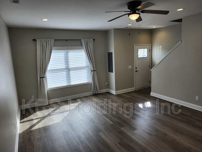 616 Zephyr Dr – photo 3