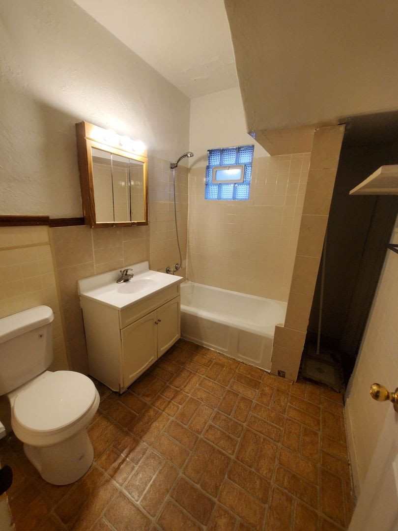 3 Bedroom Single Family – photo 5