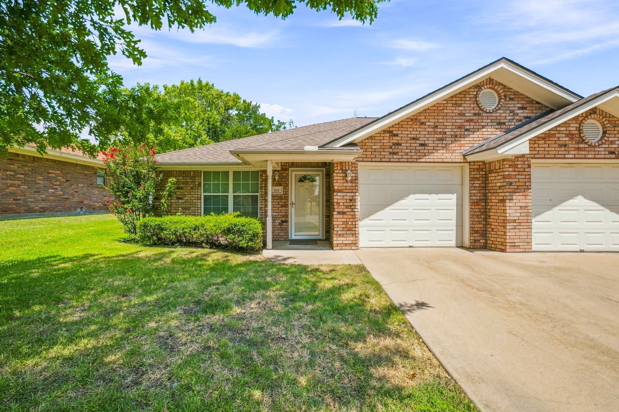 231 Bluebonnet Street – photo 1