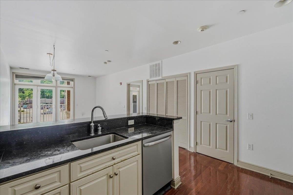 7400 RIVER RD – photo 2