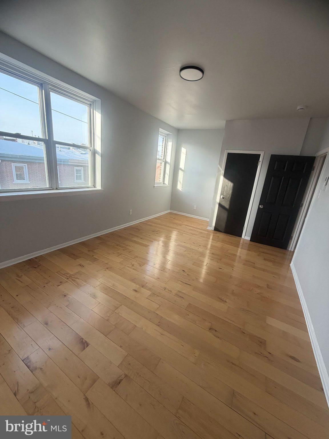 975 N LAWRENCE Street – photo 3