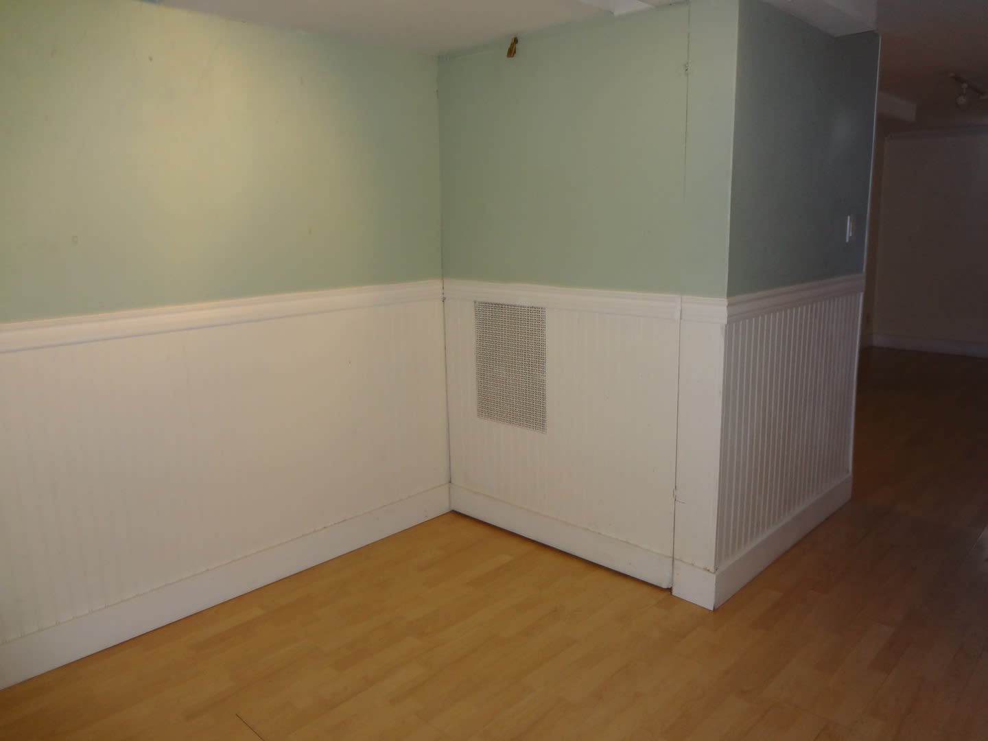 Garden Level 2 Bedroom Apartment right near D.U. – photo 4