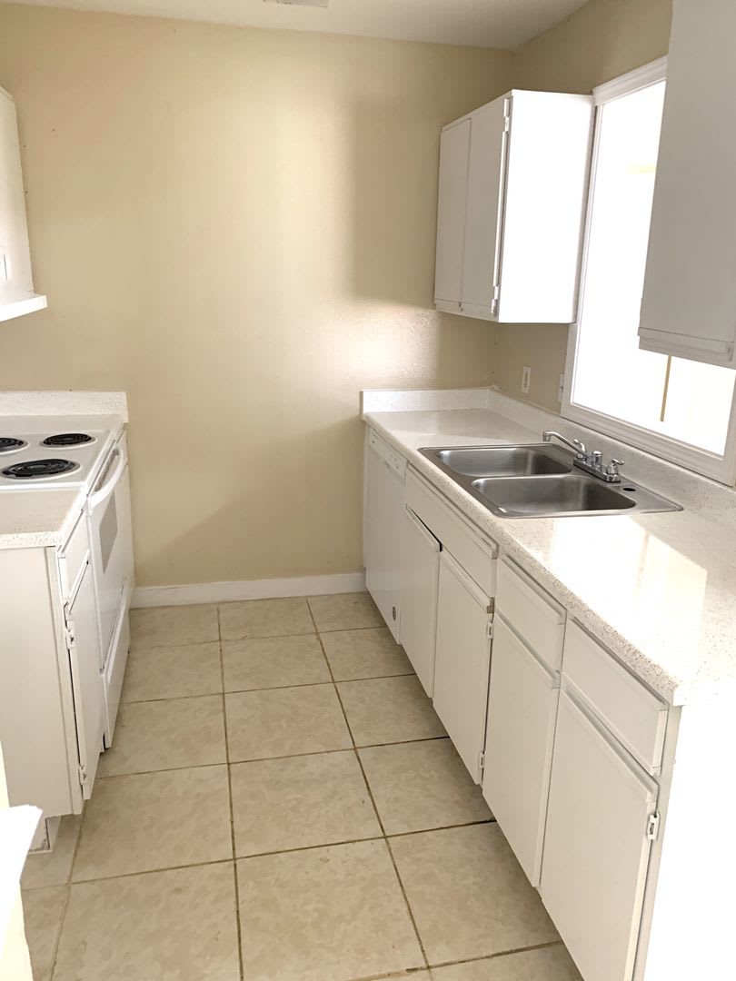 Newly Refreshed Spacious 2Bedrooms 2 Baths Duplex In Eagle Lake Tx – photo 3