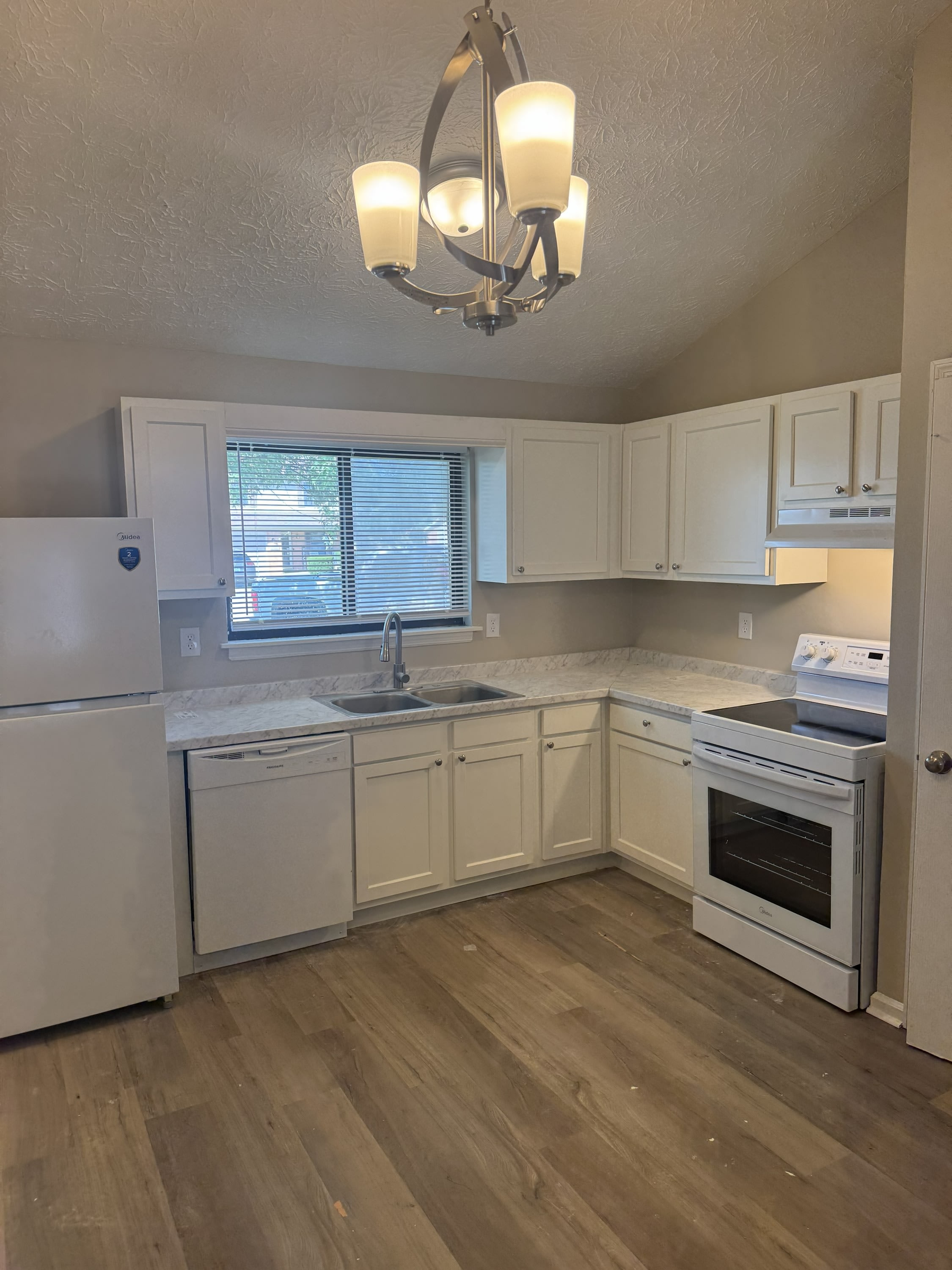 208 Madison Hills – photo 4