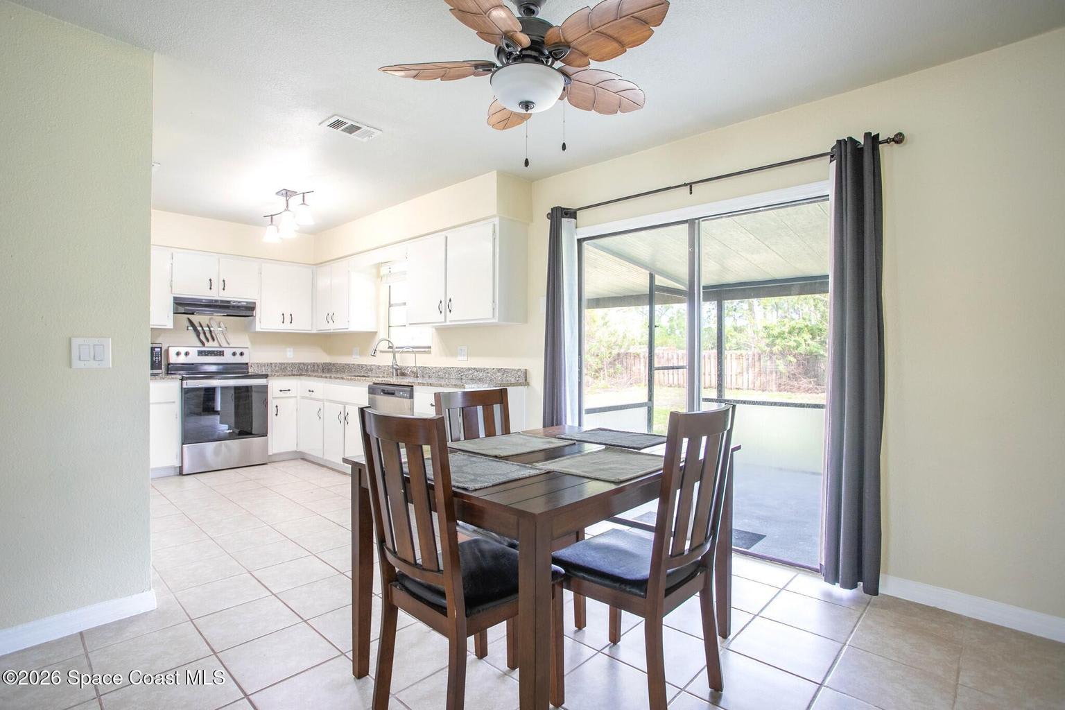 1263 San Matio Street – photo 3