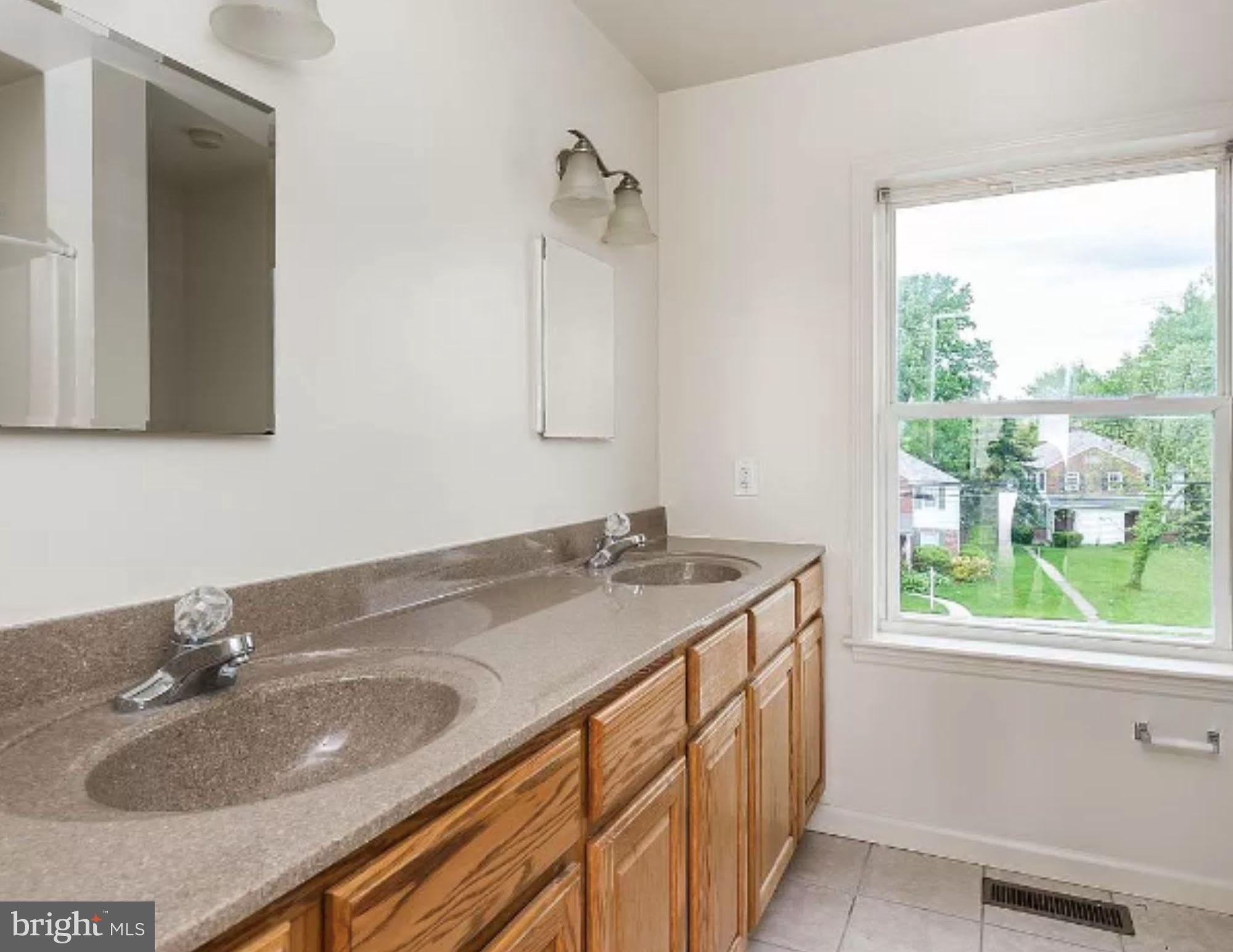5235 CROWSON Avenue – photo 2