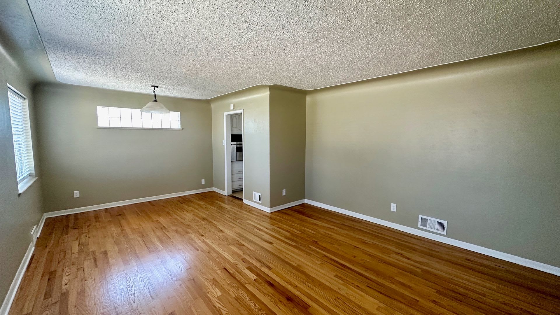 1 000 Off The First Month S Rent If Moved In By 9 4 26 Spacious 5Bd 2Ba Home In Lakewood Co Available July 29Th – photo 2