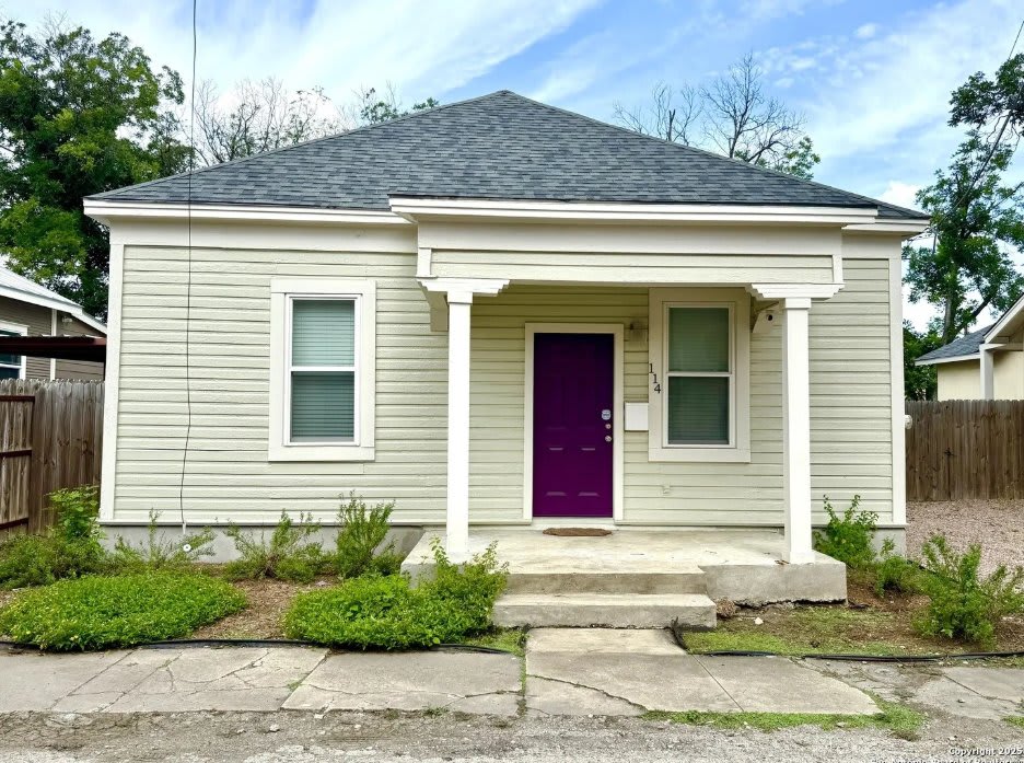 114 Oleander Street – photo 1