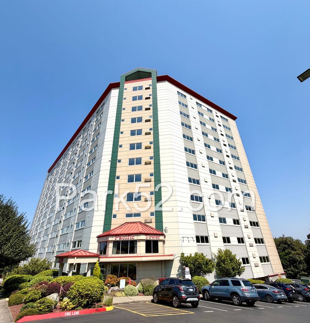 Beautiful 2 Bedroom Condo in Downtown Tacoma With Separate Garage & Amenities! – photo 2