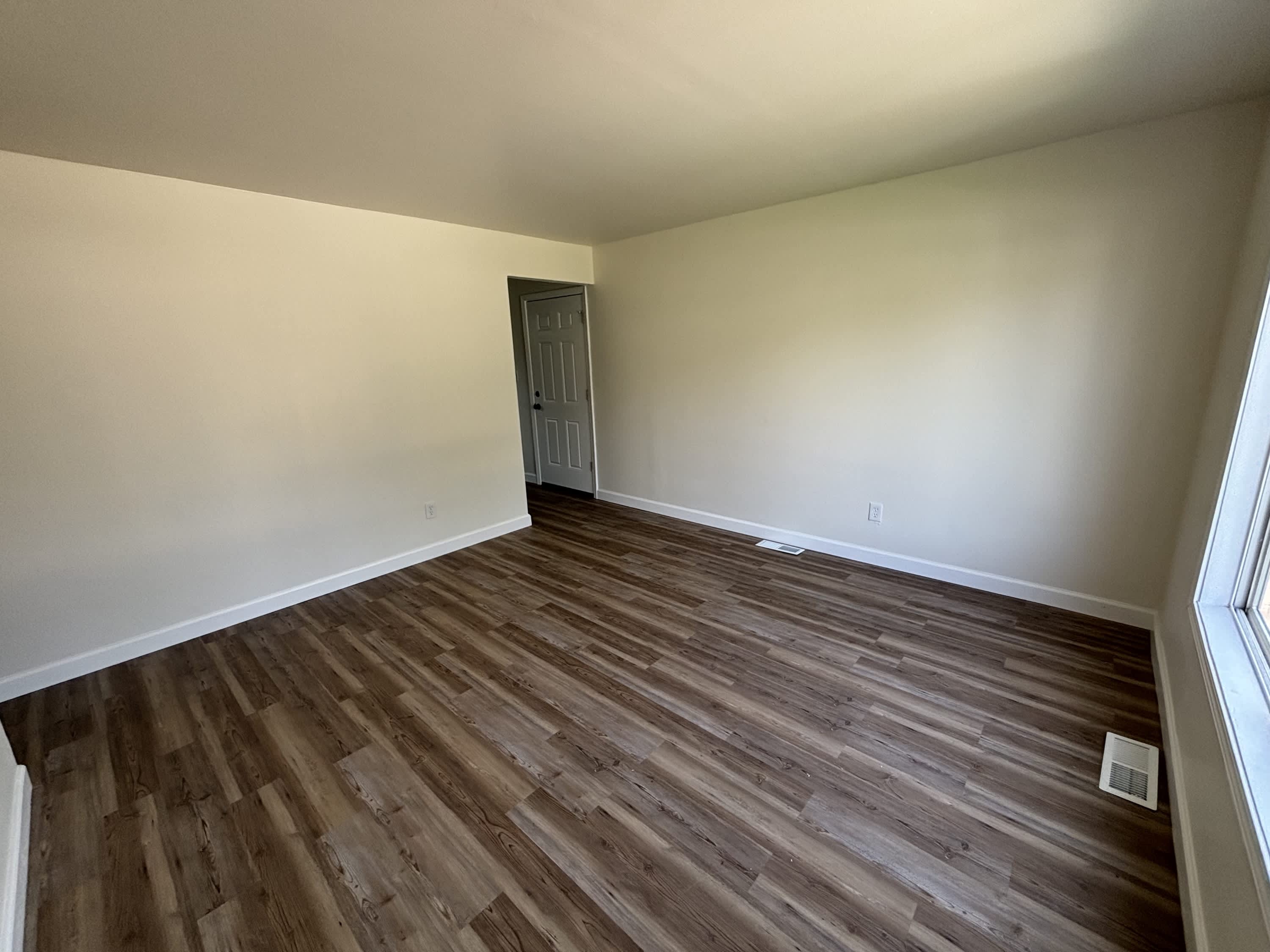 2395 Jennings St – photo 2