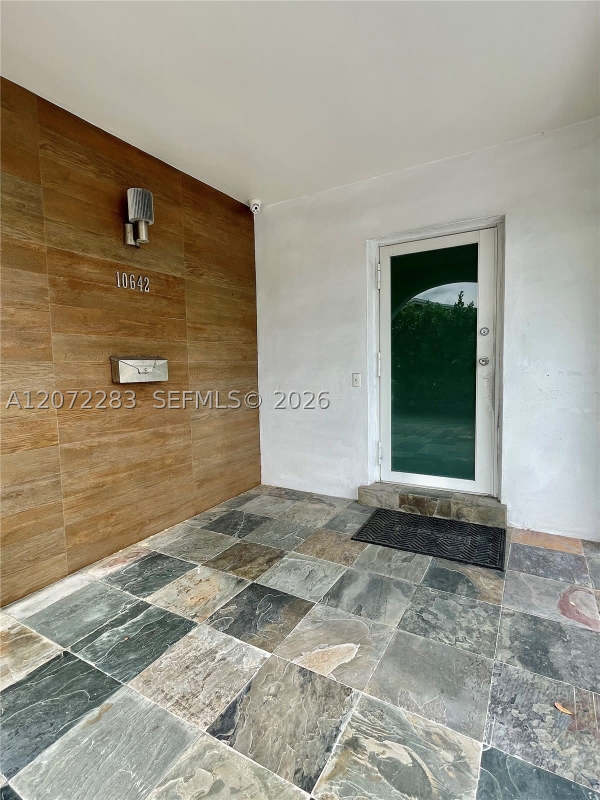 10642 SW 77th Ave – photo 1