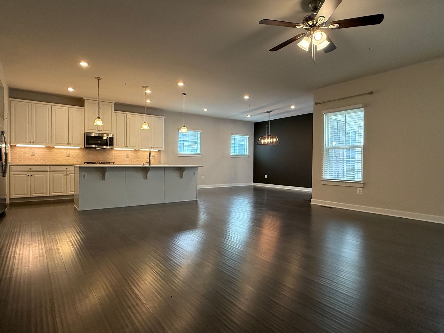 Stunning Greenleigh Home with 4 Bedrooms, 4.5 Baths & Designer Kitchen – photo 2
