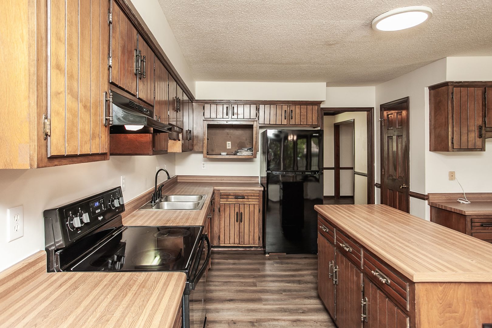 1513 Narbonne Court – photo 4