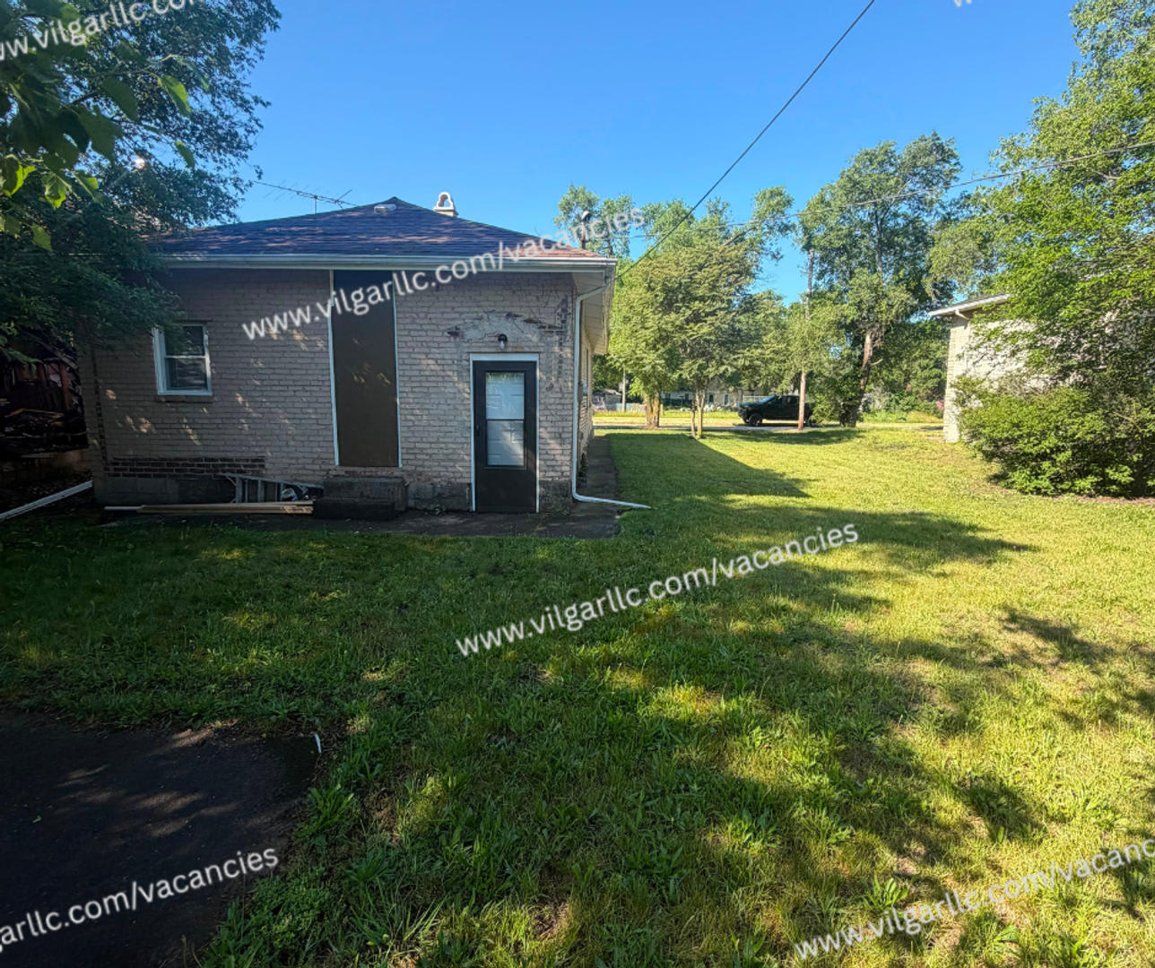 Newly Renovated 3 Bedroom 1 Bathroom Home – photo 3