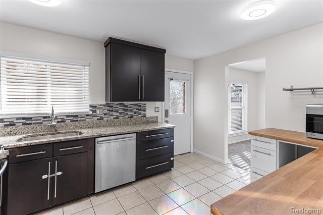 22582 WINFIELD RD – photo 4