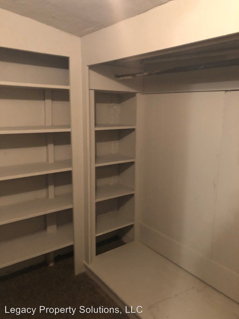 2535 E. 12th Street Downstairs – photo 3