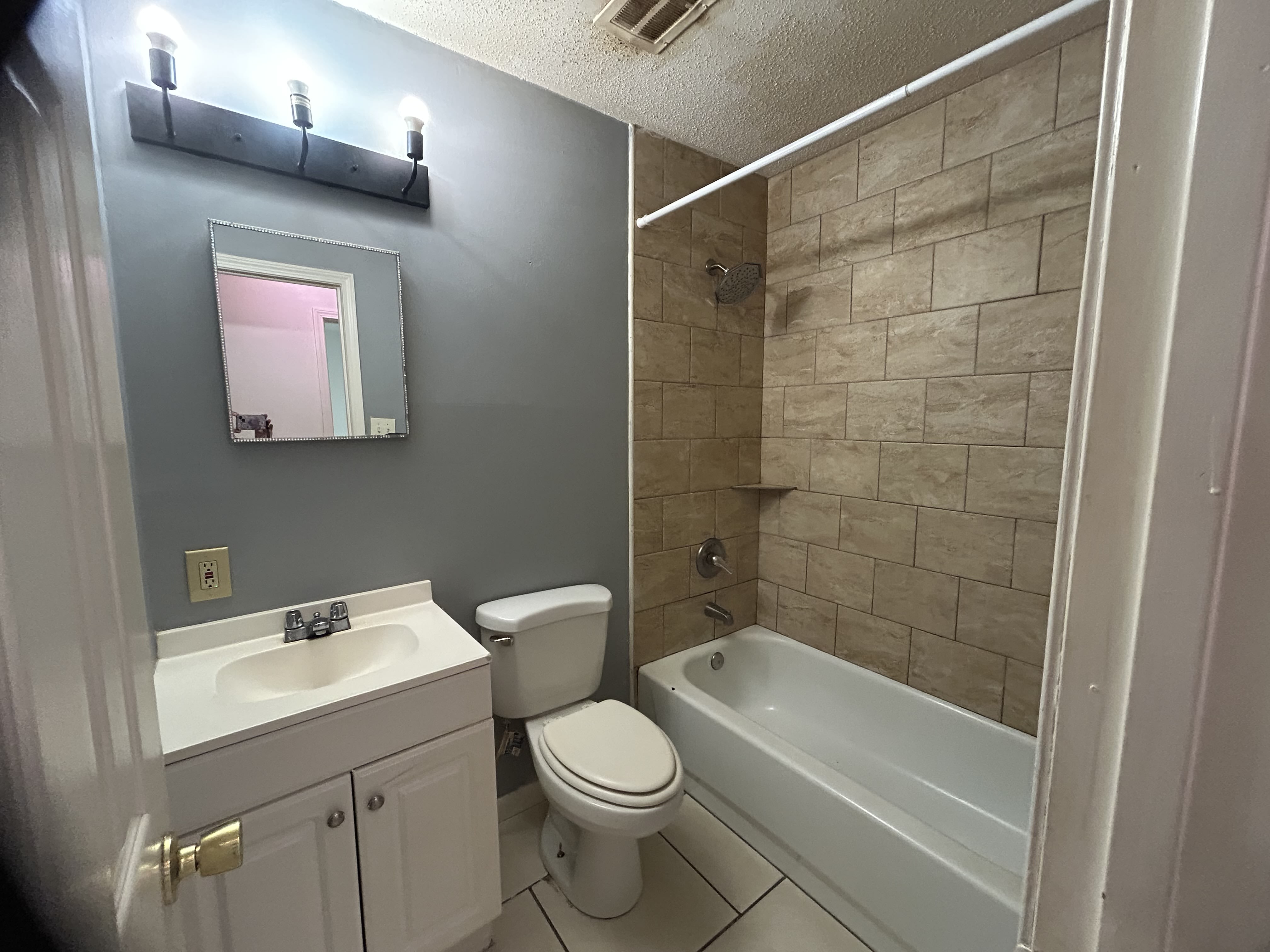 1010 Shirley Drive – photo 4
