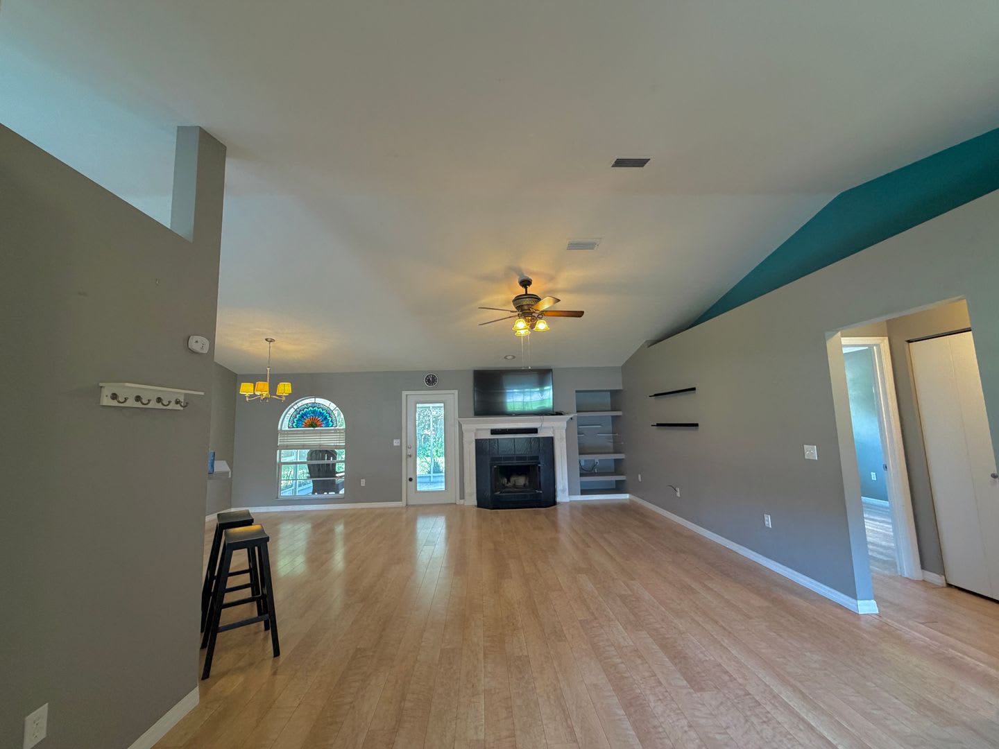 Open Concept 3/2 in Millhopper Station! – photo 2