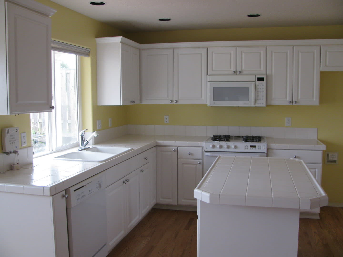 16525 Nw Talkingstick Way Move In Special 500 Off 1St Month S Rent Magnificent Home With Many Great Features – photo 3