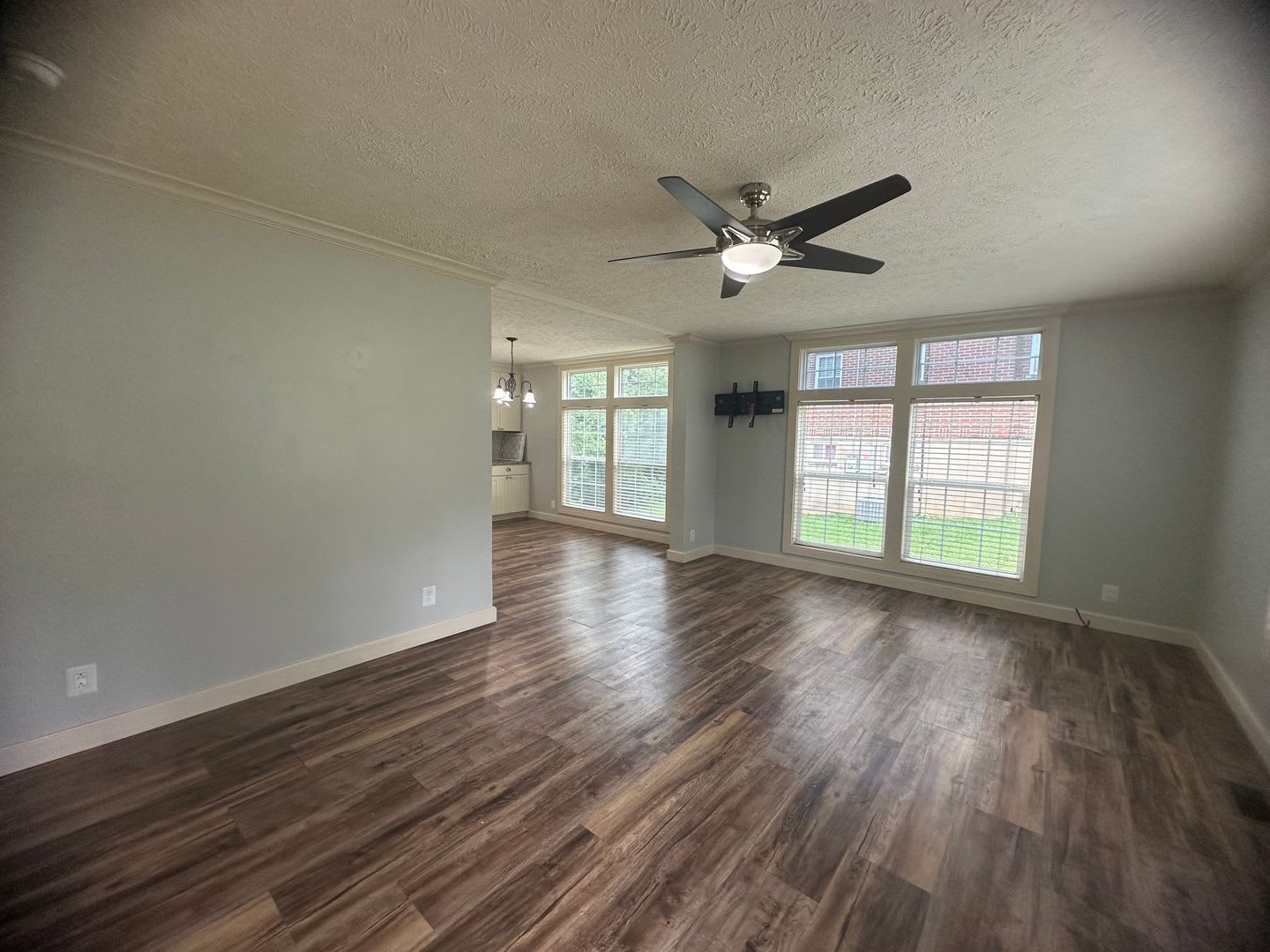 One Level House Off Fort Avenue – photo 5