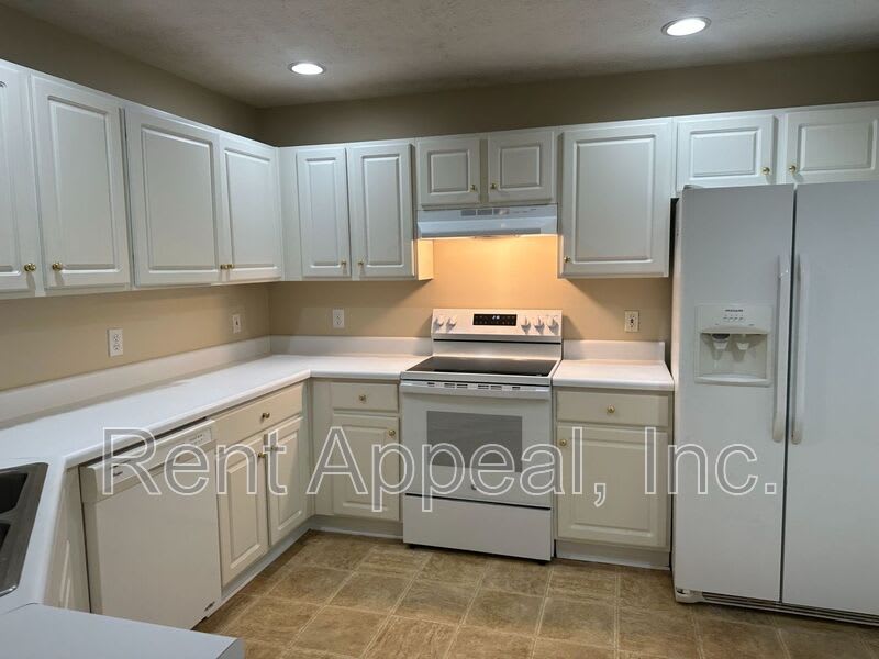 185 Weatherstone Dr – photo 3