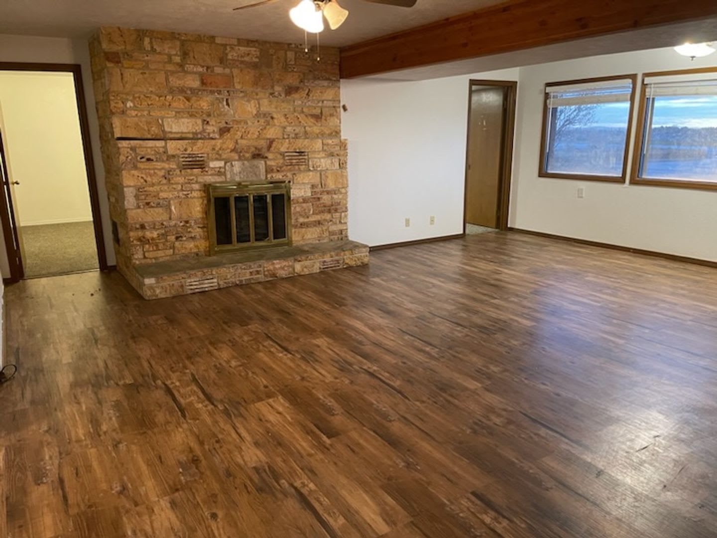 Waterfront! Sunset views! 3 bdrms! Attached garage! Private driveway! – photo 3