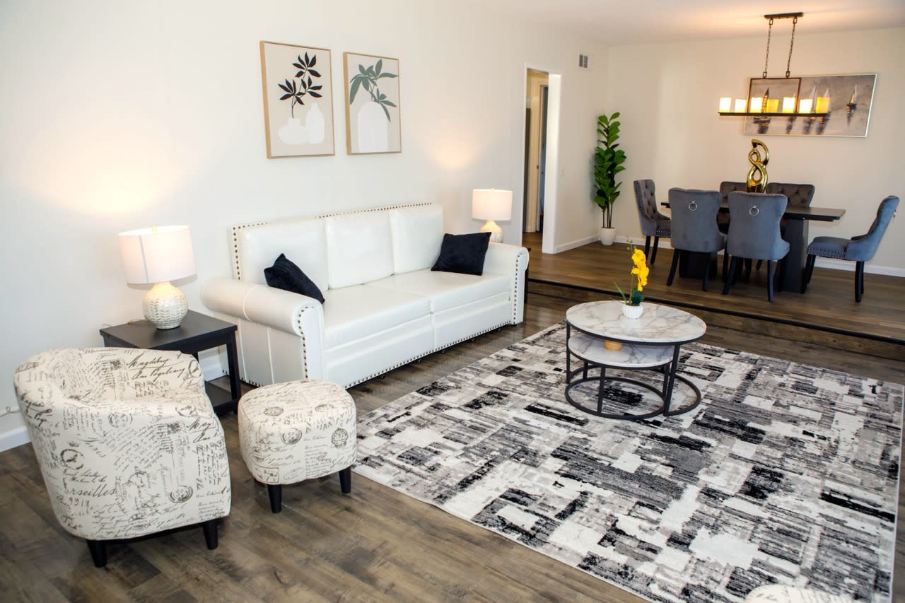 176 W Gainsborough Rd – photo 1
