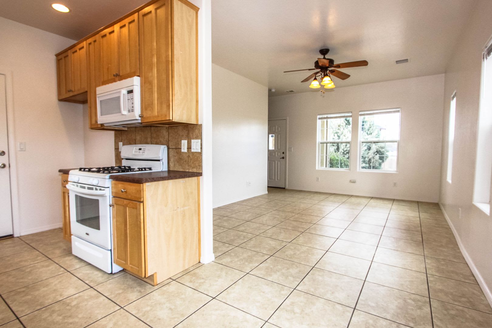 3 bedroom 2 bath home in Dewey Humboldt – photo 5