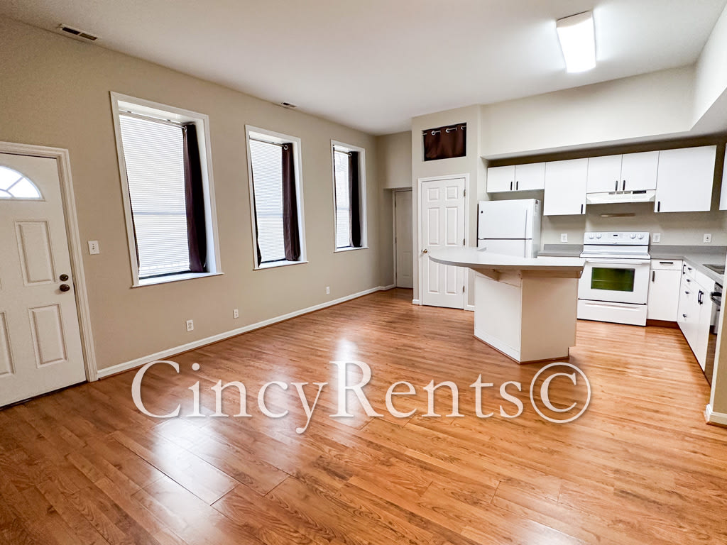 411 Clark St – photo 2