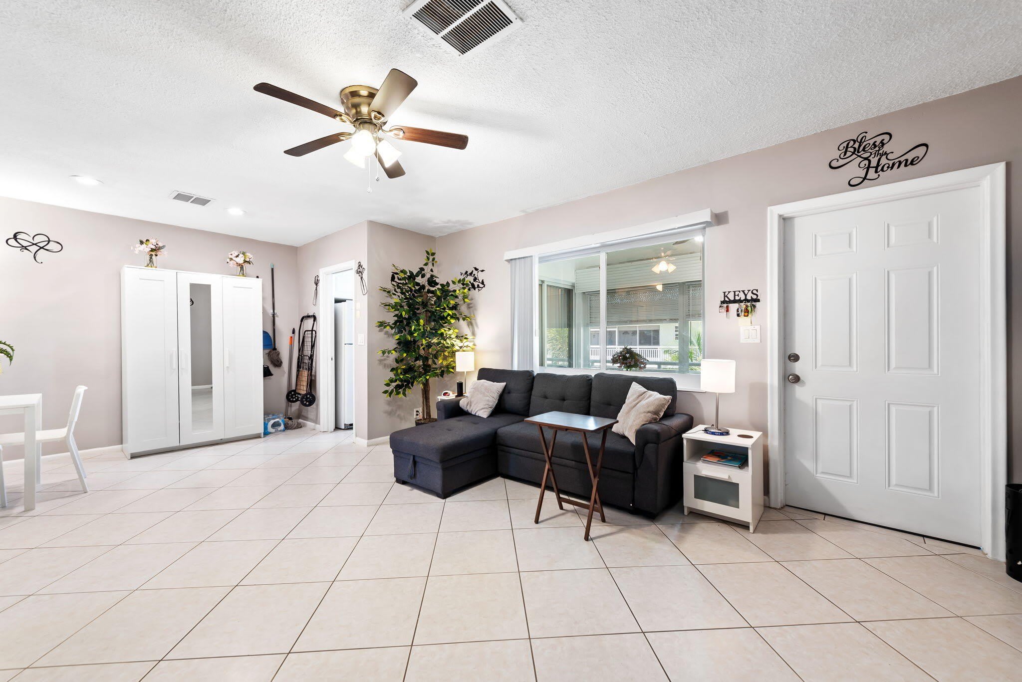 2100 NE 38TH Street – photo 2