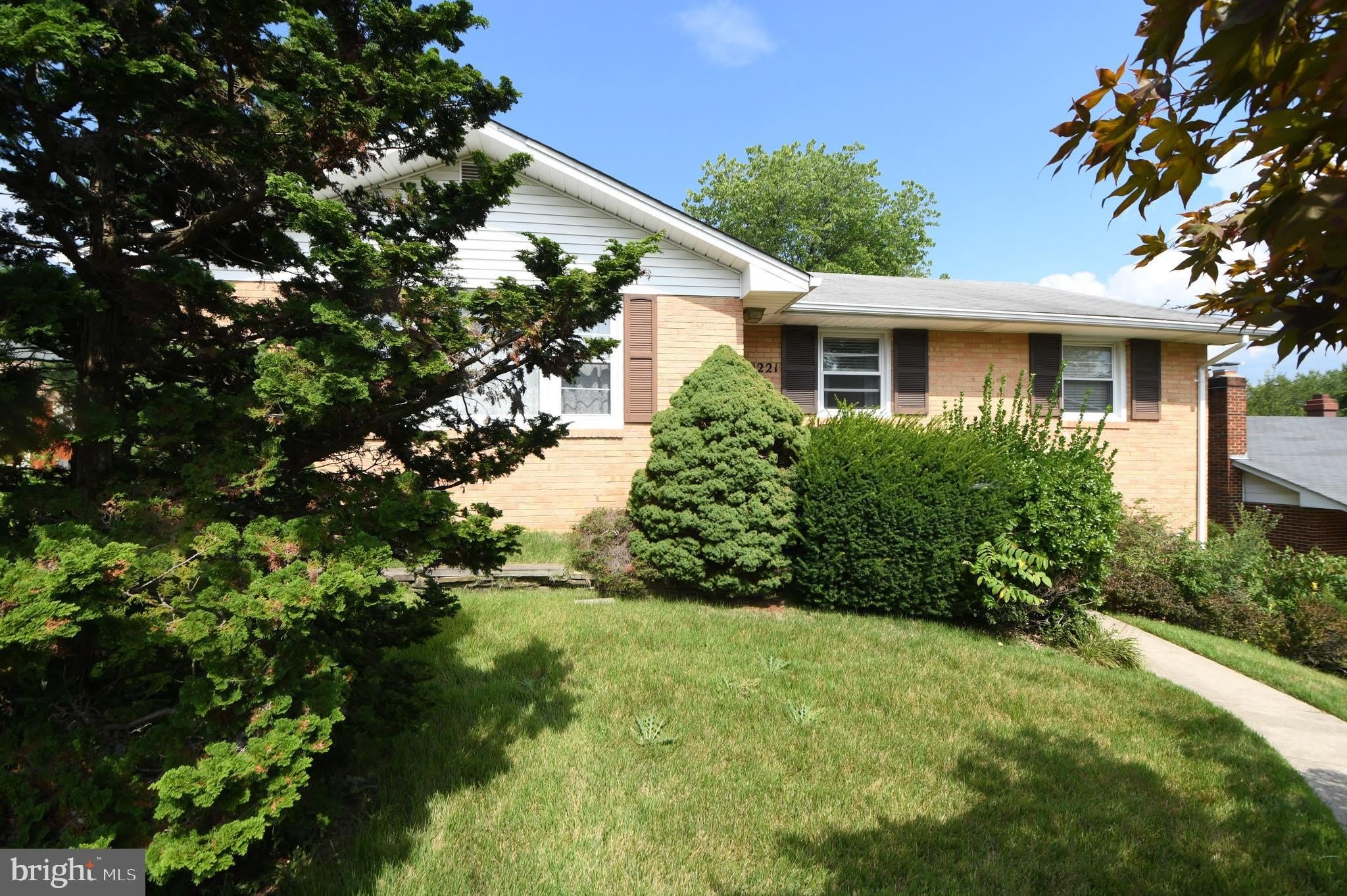 9221 DAVIDSON Street – photo 3
