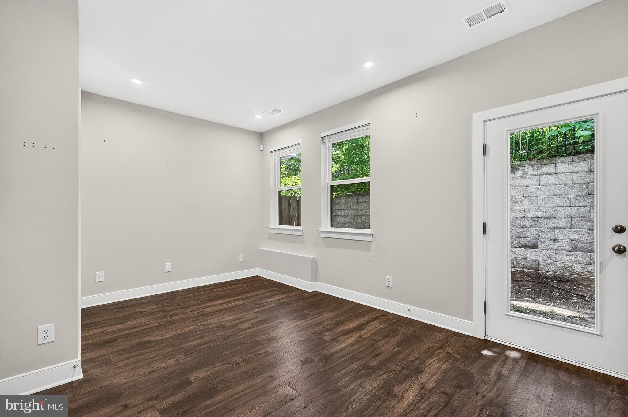 1013 S TAYLOR Court – photo 4
