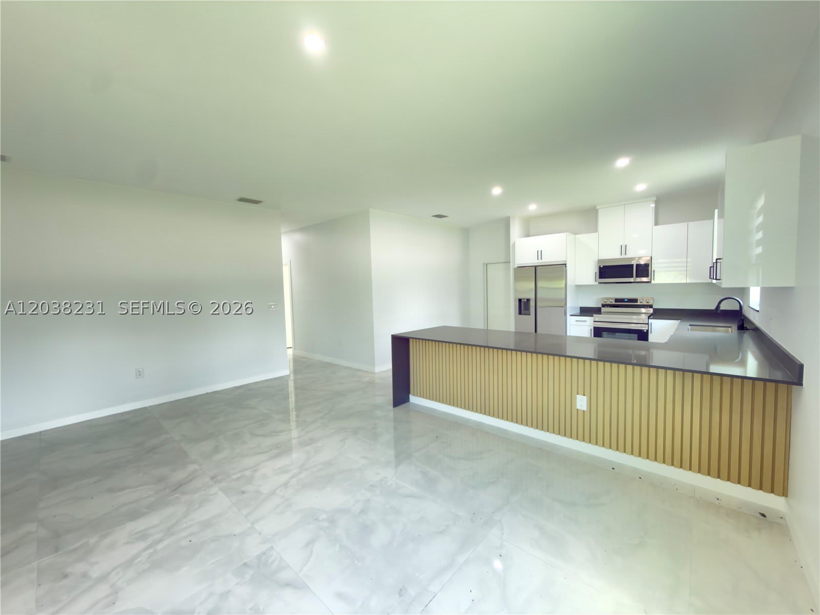 1111 Gunby Ave S – photo 4