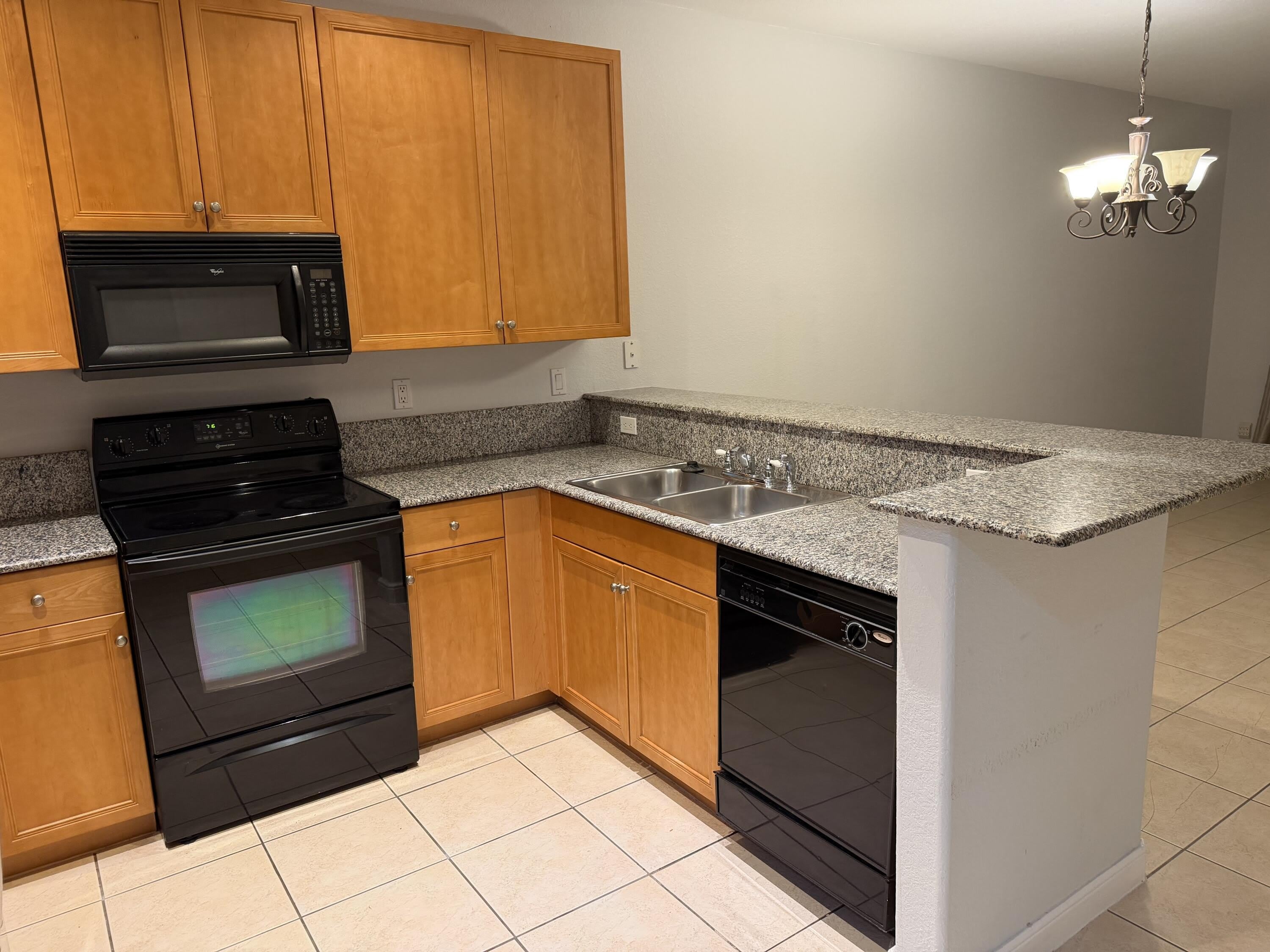 4673 SW 75th Way – photo 2