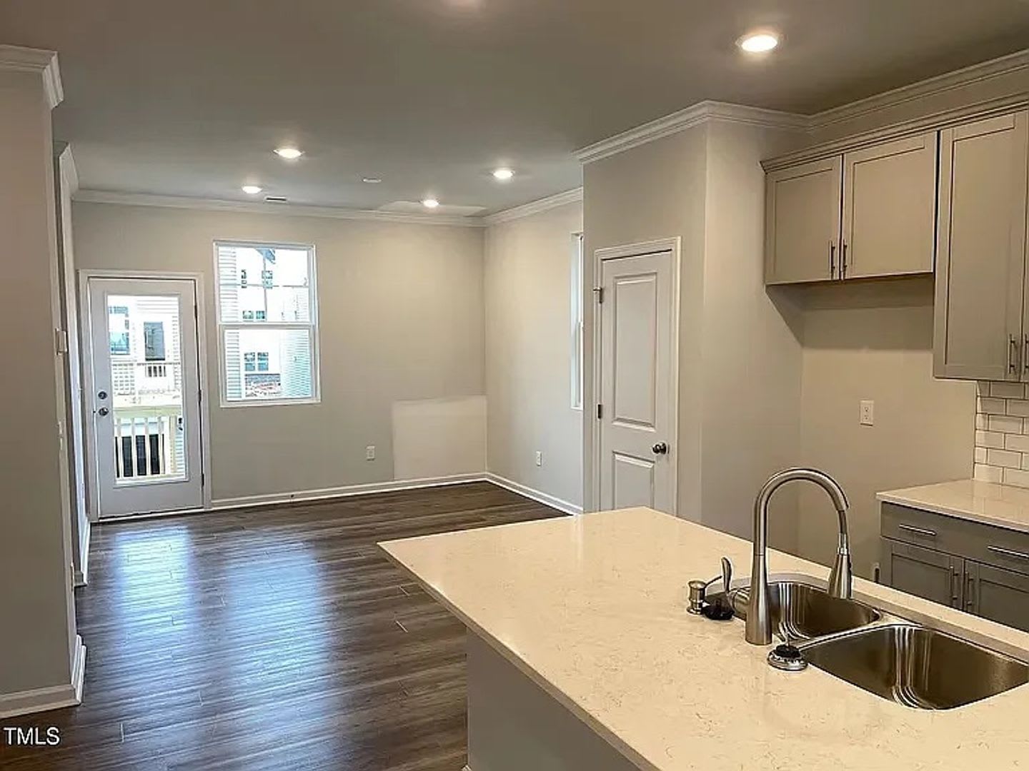 Room in 3 Bedroom Home at Hemlock Cone Wy – photo 3