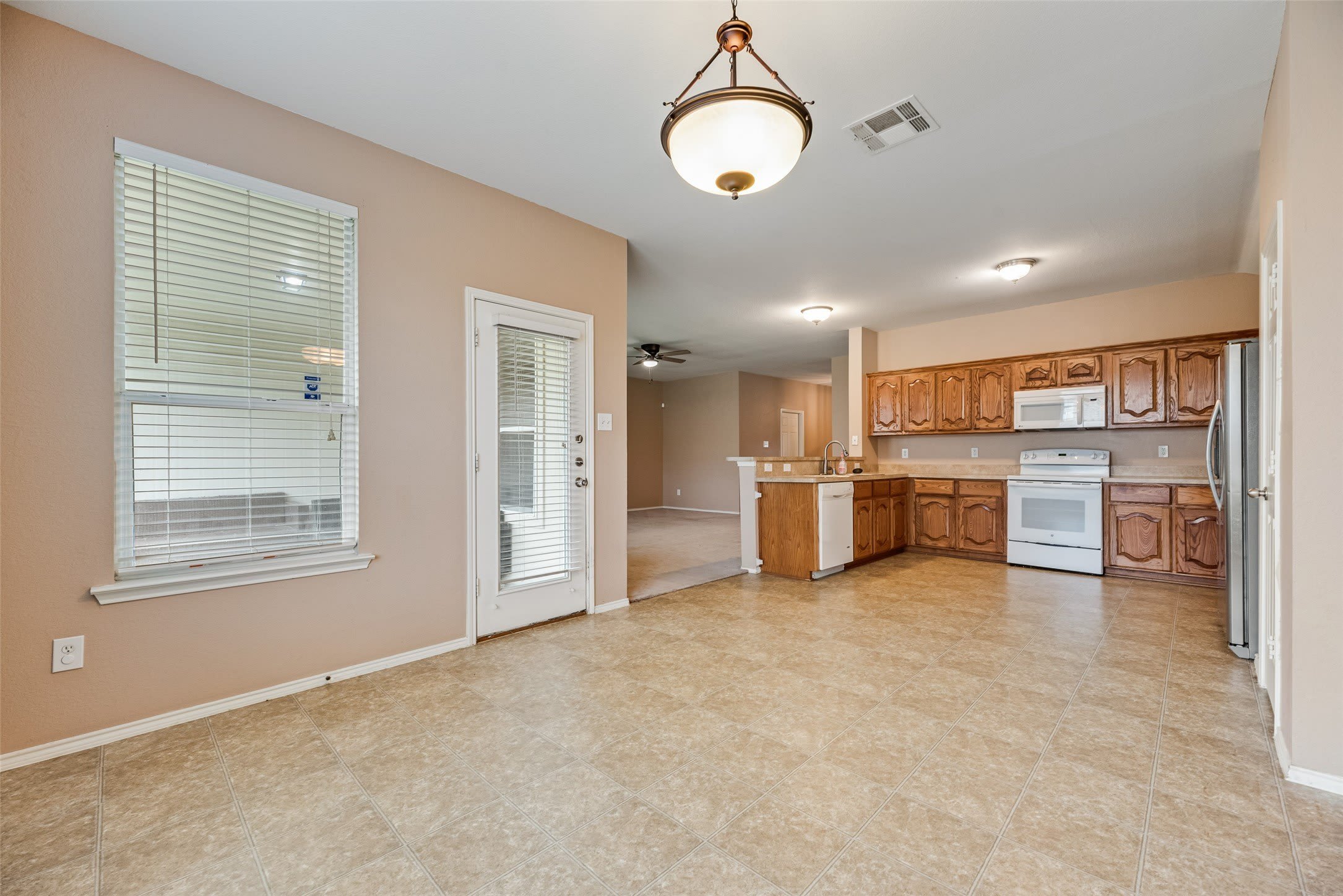 2701 Mockingbird Street – photo 5