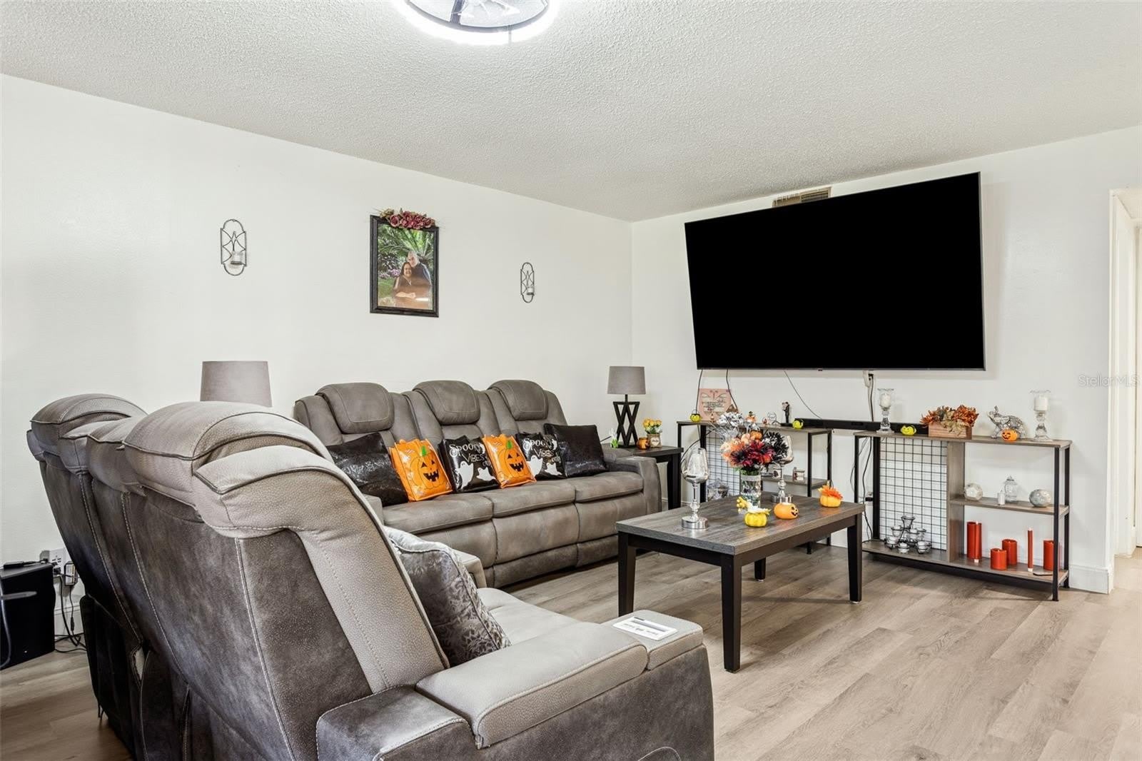 7501 DOLONITA Drive – photo 4