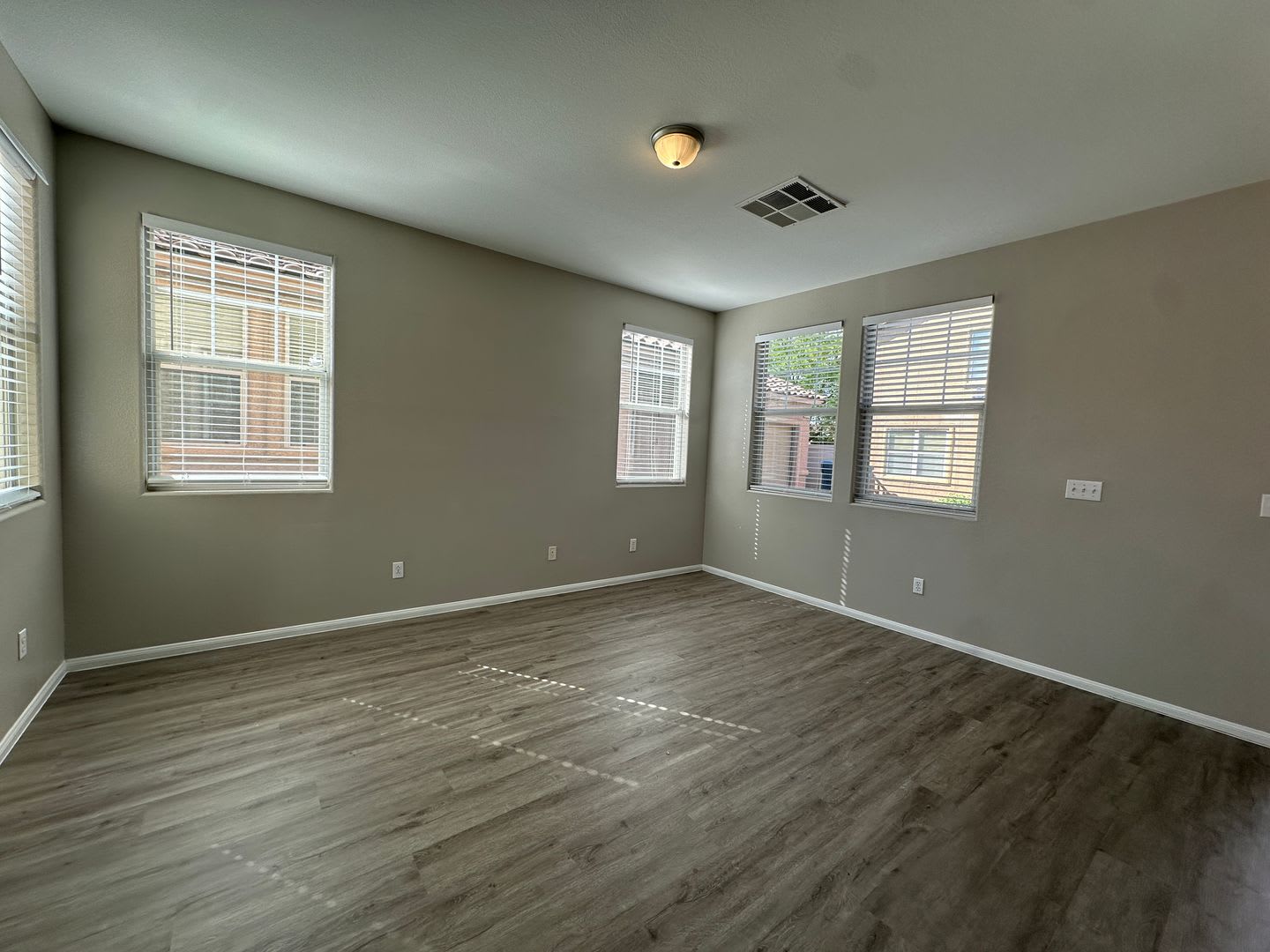 3 Bedroom Home For Rent In Henderson – photo 2