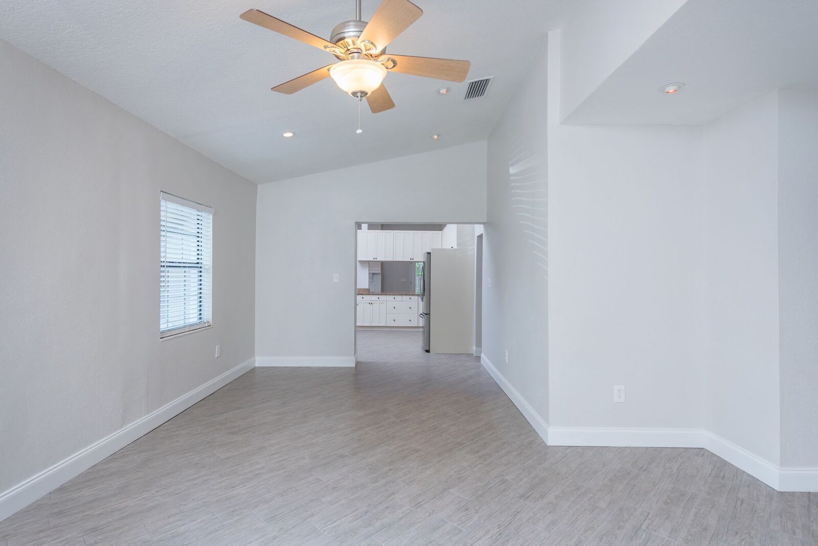 Charming Bungalow in Prime South Tampa – Plant High School District! – photo 4