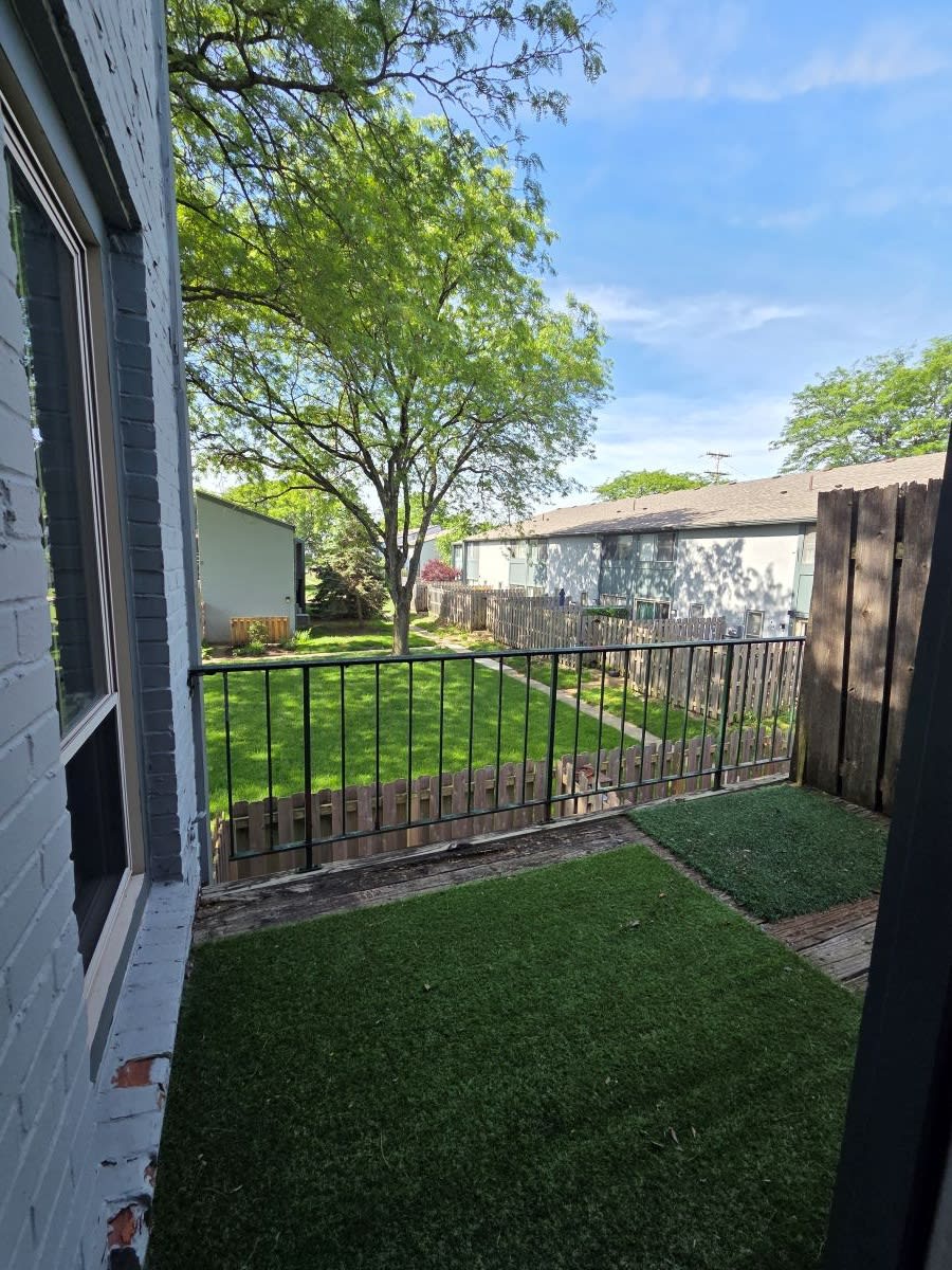 4710 Charecote Ln Apt O – photo 3