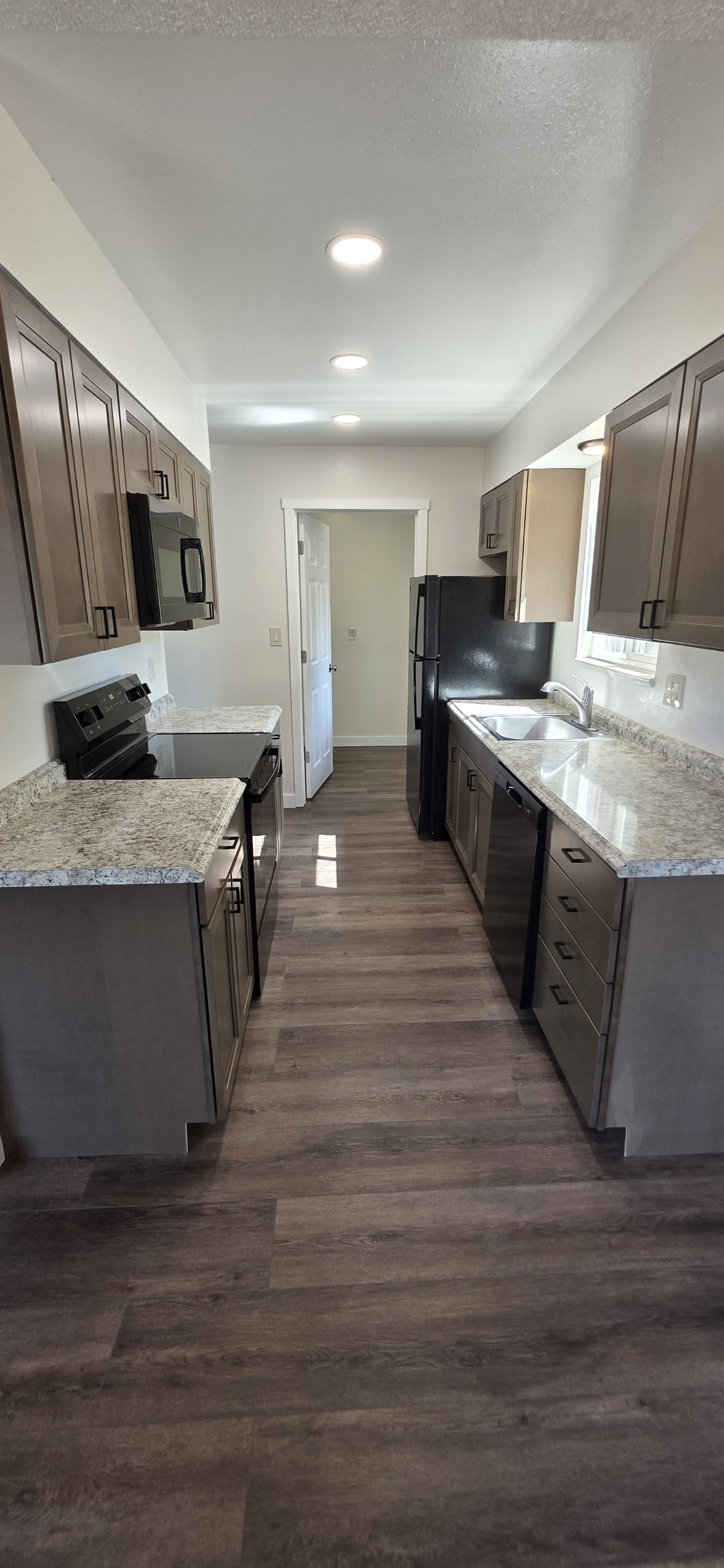 1025 Cedar Way – photo 4