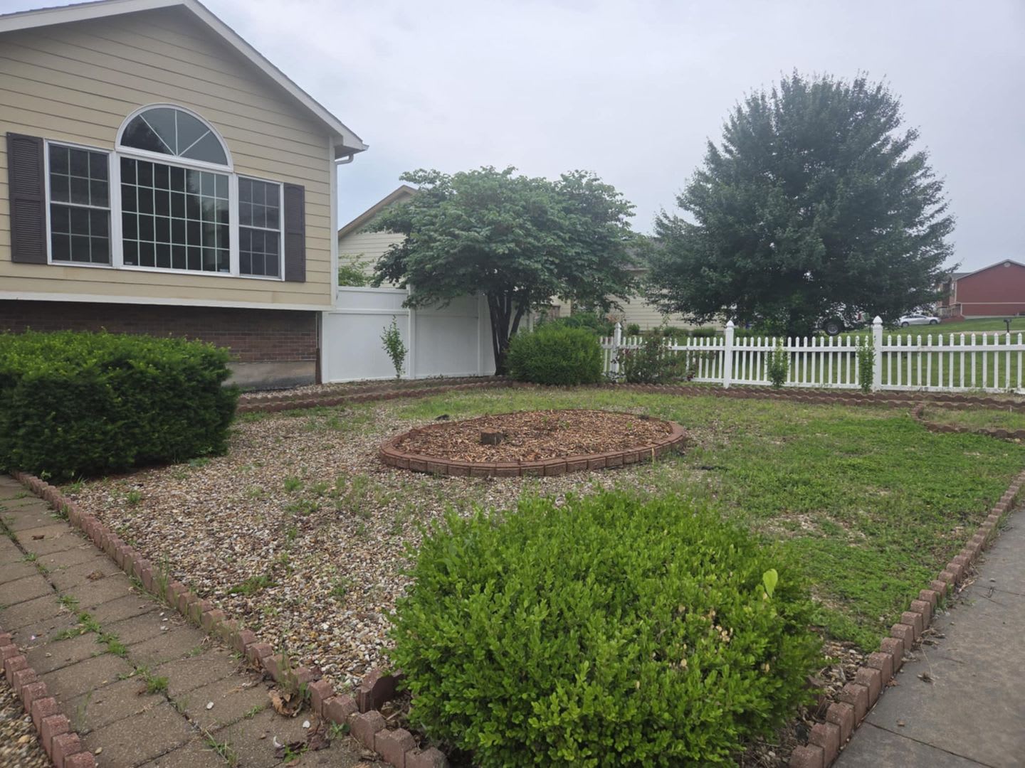 Gorgeous Corner lot Home for Rent! – photo 2