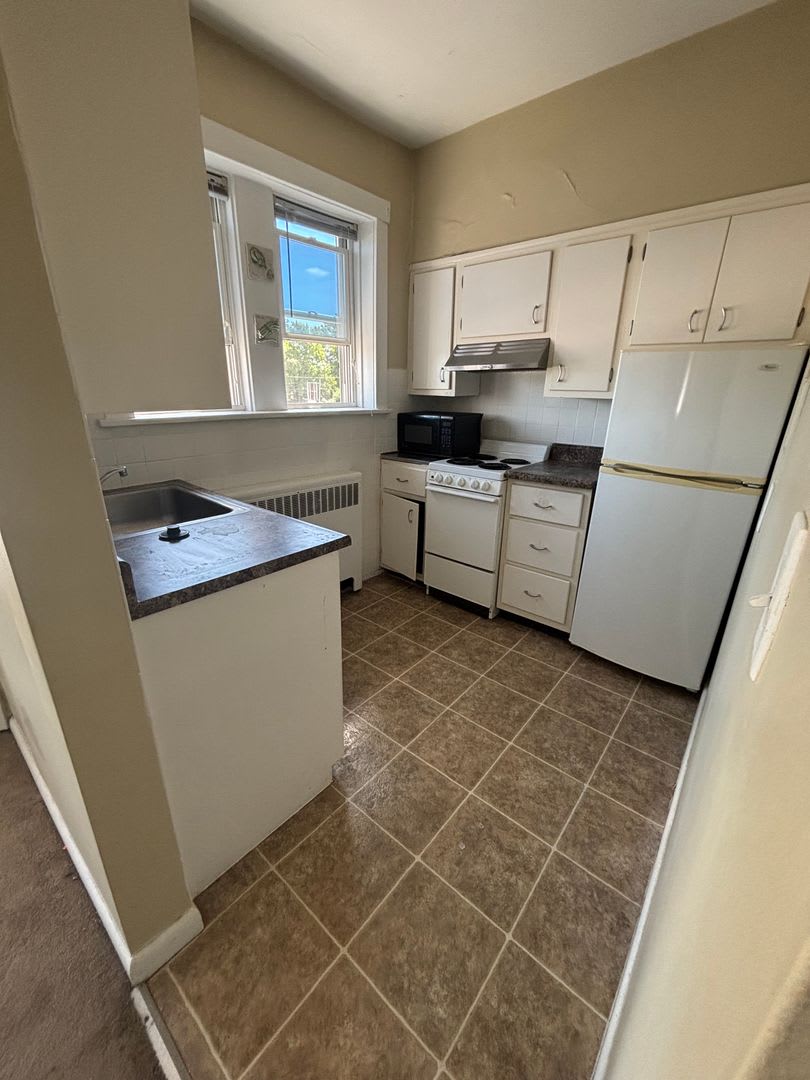 524 S Grand Ave East – photo 2