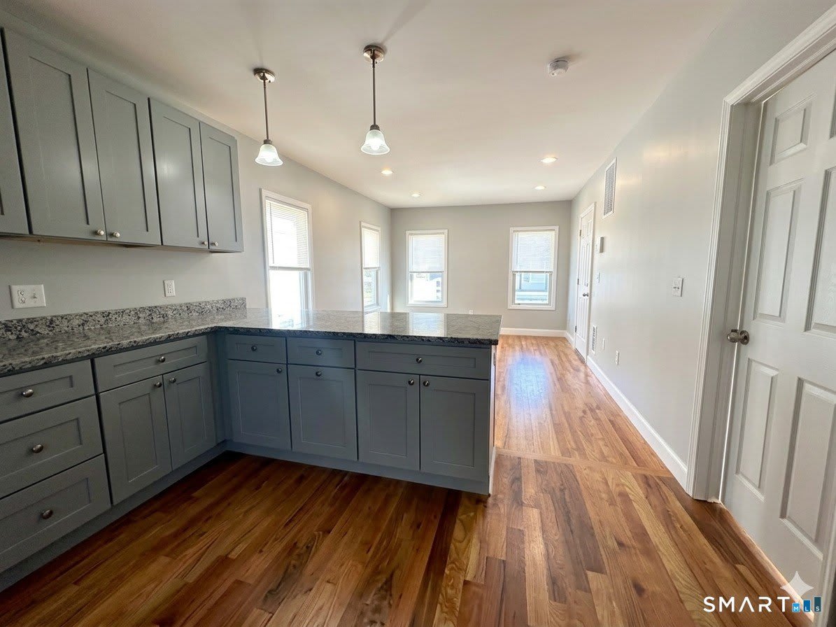 105 Churchill Street – photo 4