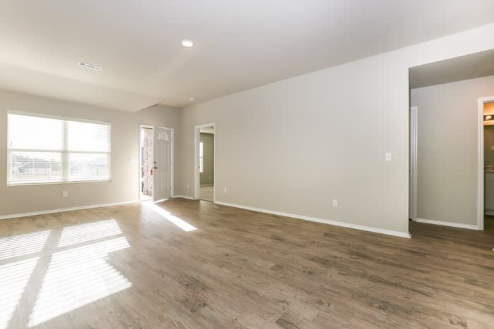 1056 Huntington Drive – photo 3